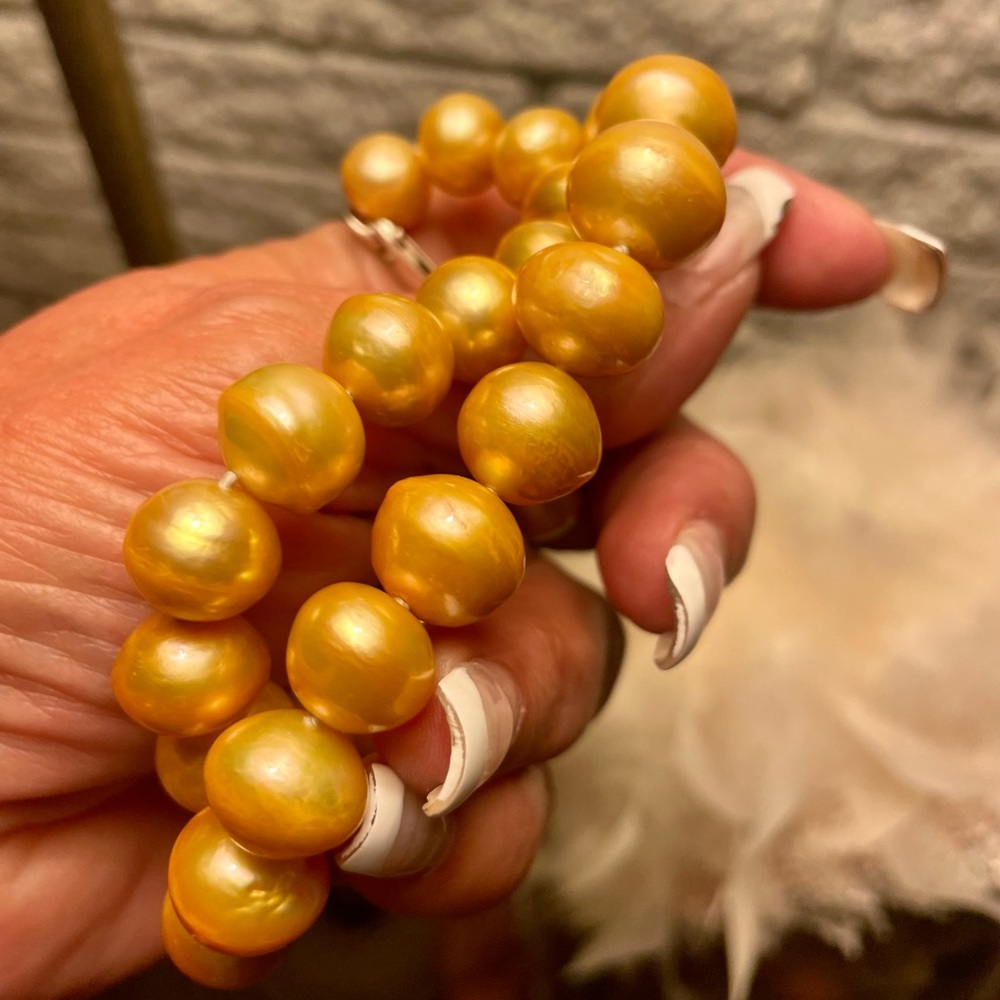 Authentic deep golden south sea pearl necklace - Picture 13 of 16